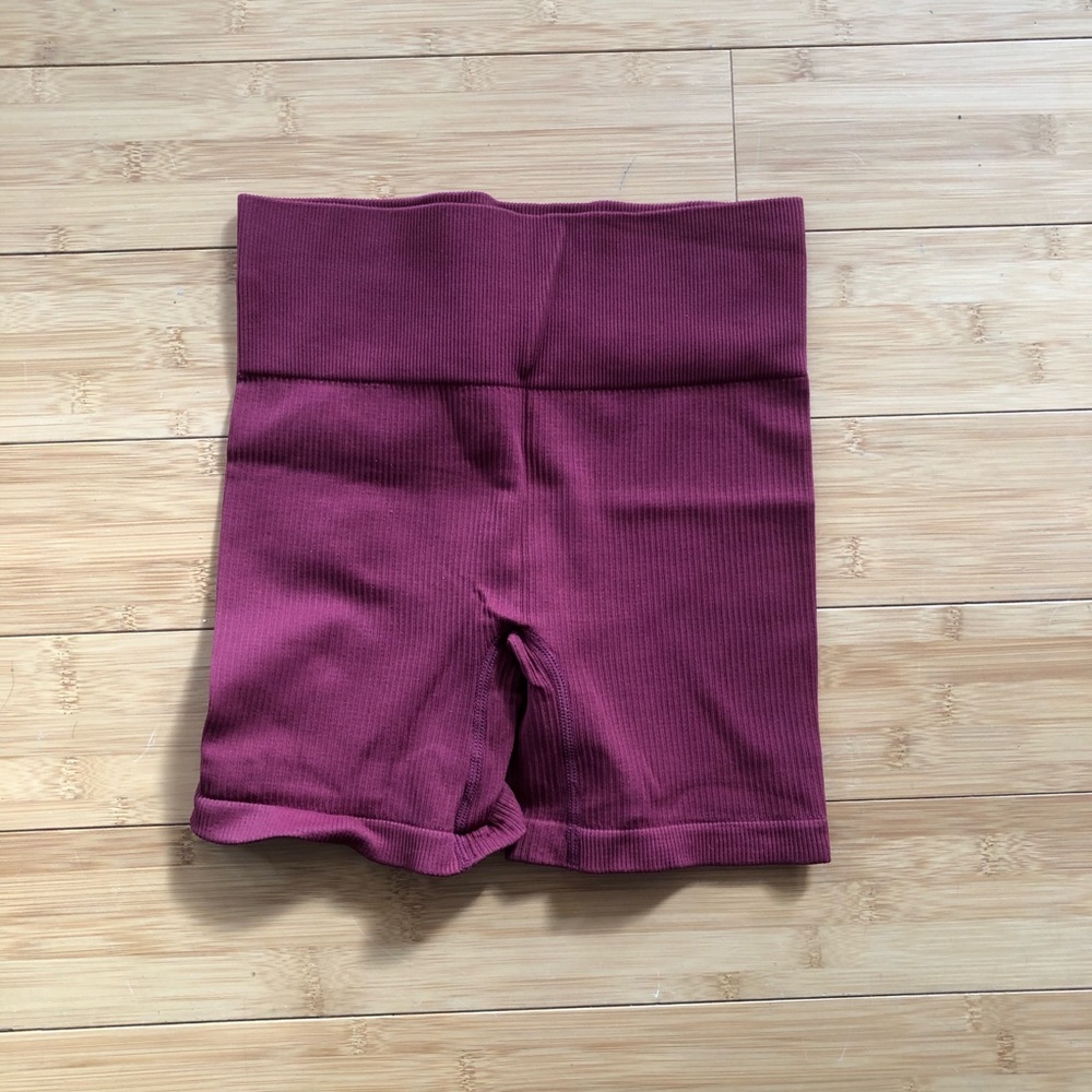 Burgundy ribbed spandex